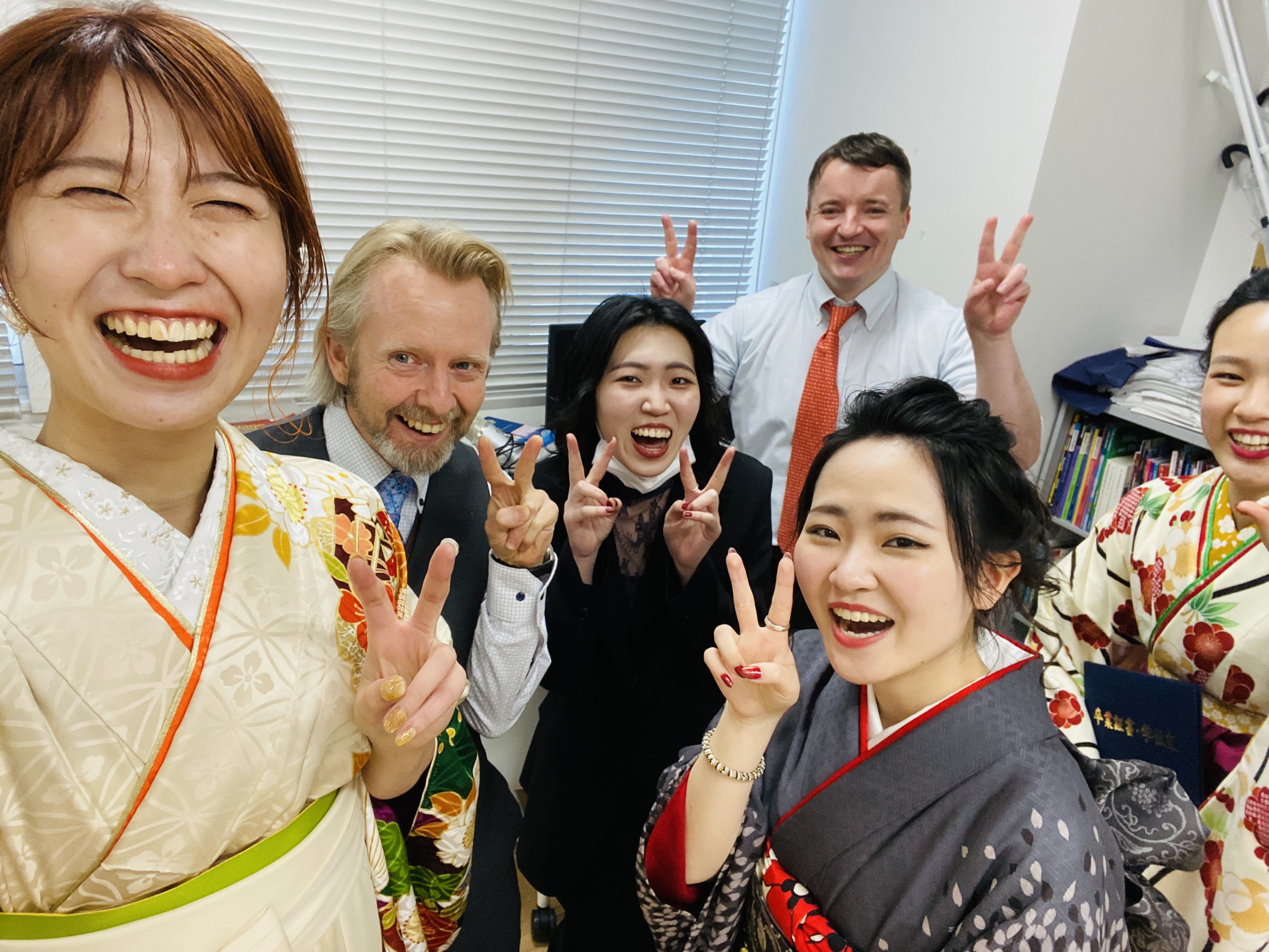 名古屋外国語大学の卒業生とブリティッシュ・カウンシルの英語講師