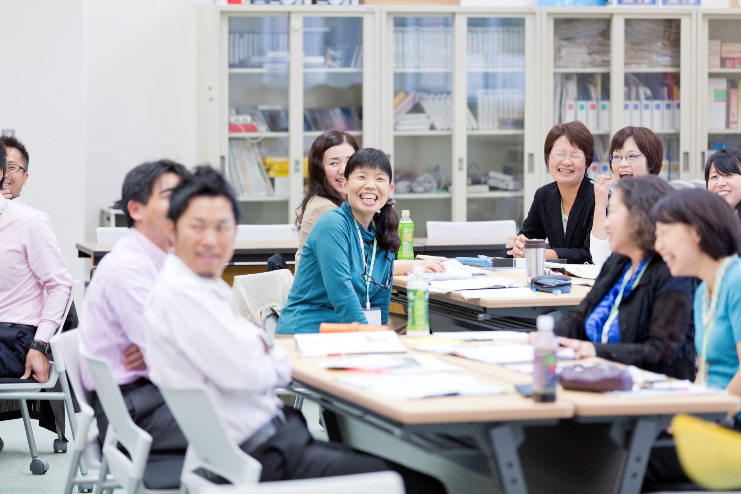 英語教育の教員研修に参加する日本人教師たち